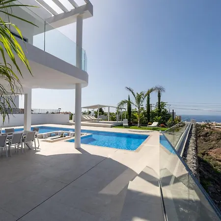Luxury Villa Andrea - Seaviews - Panoramic Seaviews - Heated Private Pool 빌라