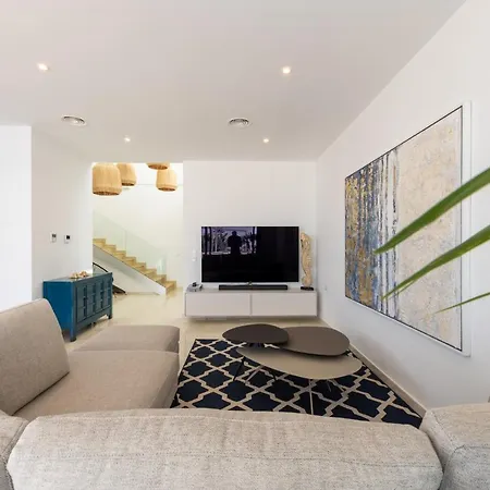 Luxury Villa Andrea - Seaviews - Panoramic Seaviews - Heated Private Pool 빌라
