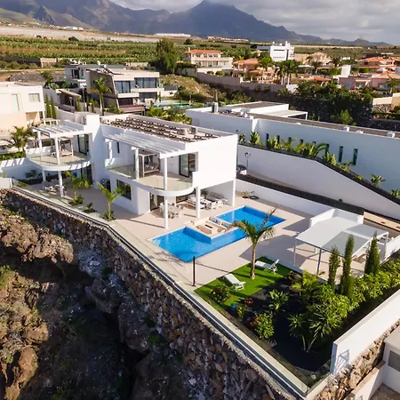 Luxury Villa Andrea - Seaviews - Panoramic Seaviews - Heated Private Pool 아데제