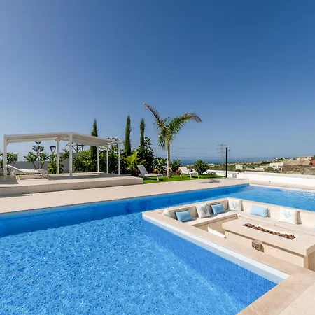 Villa Luxury Villa Andrea - Seaviews - Panoramic Seaviews - Heated Private Pool *