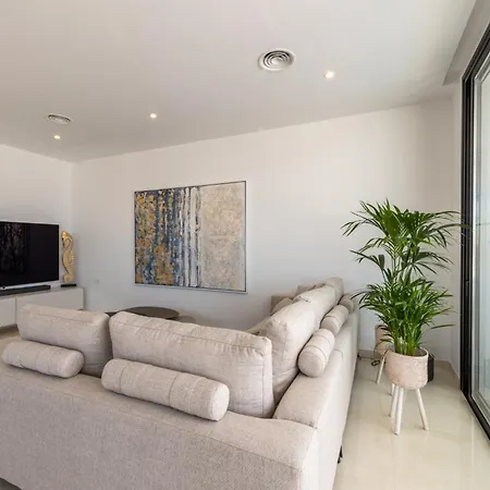 Luxury Villa Andrea - Seaviews - Panoramic Seaviews - Heated Private Pool Villa